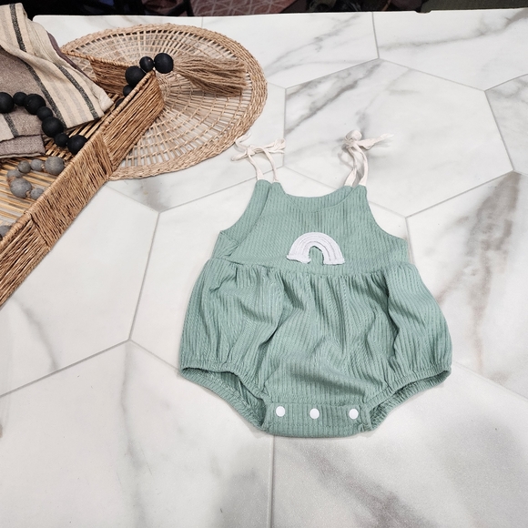 Cutest ever baby girls 6-12 mo. light green/ blue ribbed romper with rainbow 🌈 - Picture 2 of 16